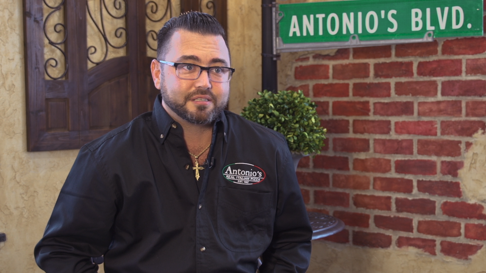 Antonios-Real-Italian-Pizza-advertising-video-testimonial